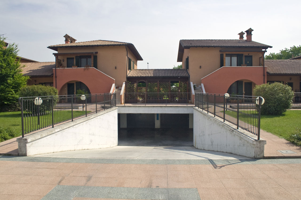 LA CORTE